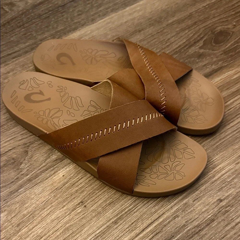 OluKai leather Slide Sandals for Women size 7 Hawaii comfort - Picture 1 of 6